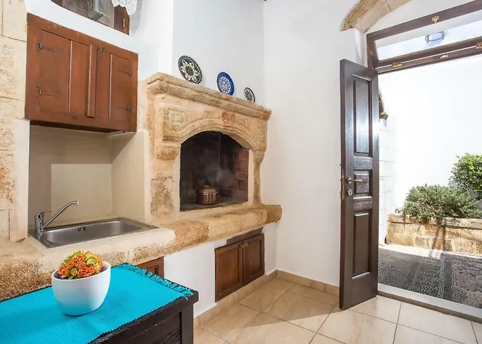 Hotel Casalindos Festa 3*