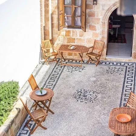 ホテル Casalindos Festa 3*